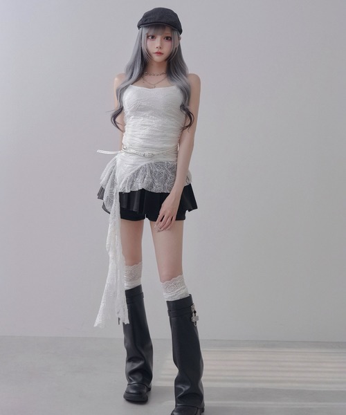 Diable baiser(ディアブルベーゼ)の「Y2K バレエコア レース チョーカー付 キャミレイヤードトップス / アシンメトリー ストレッチ(キャミソール・レディース・ホワイト/ブラック・FREE)」の4枚目の写真