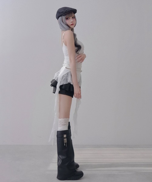 Diable baiser(ディアブルベーゼ)の「Y2K バレエコア レース チョーカー付 キャミレイヤードトップス / アシンメトリー ストレッチ(キャミソール・レディース・ホワイト/ブラック・FREE)」の5枚目の写真