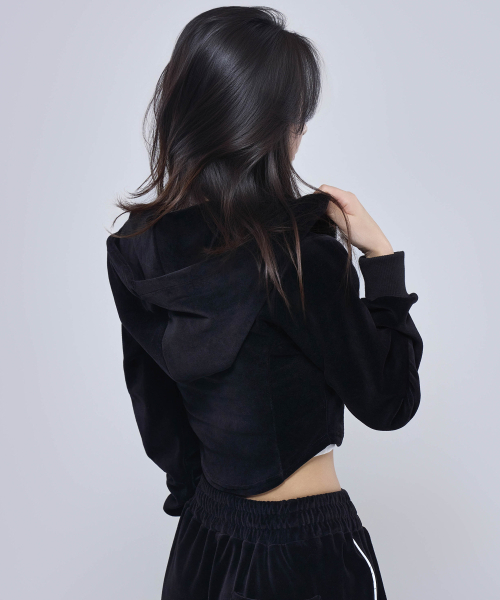 PHYSICAL GARMENTS（フィジカルガーメンツ）の「P5054 ウーマン ベロア クロップ フードジップアップ [ブラック]（ジャージ・レディース・ブラック・1/2）」の4枚目の写真