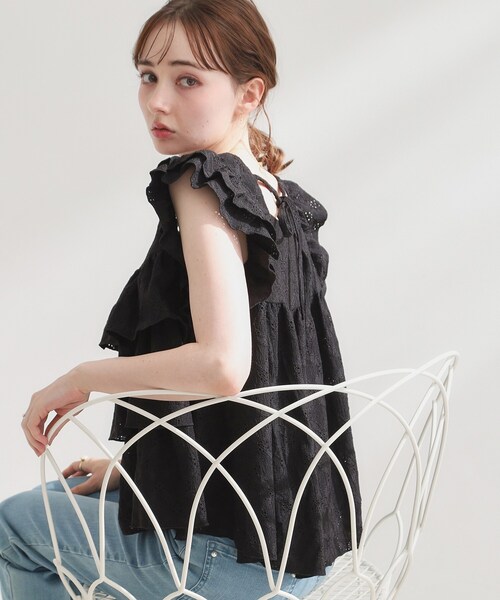 couture brooch(クチュールブローチ)の「バックリボンフリルブラウス(シャツ/ブラウス・レディース・ブラック/オフホワイト・38/40)」の1枚目の写真