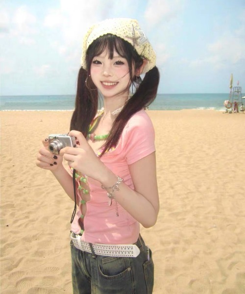 ViViDAY(ビビデー)の「ビーズストラップショットtシャツ(Tシャツ/カットソー・レディース・ピンク・M)」の6枚目の写真