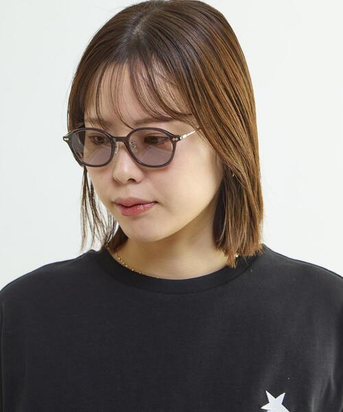 CONVERSE TOKYO(コンバーストウキョウ)の「HEXAGON PHOTOCHROMIC SUNGLASSES(サングラス・レディース・グレー/チャコールグレー・FREE)」の7枚目の写真
