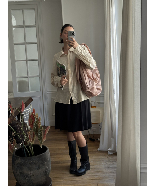 ACOC(アコック)の「Glossy Large Tangle Twist Bag_Ash Pink(ショルダーバッグ・レディース・その他・FREE)」の5枚目の写真