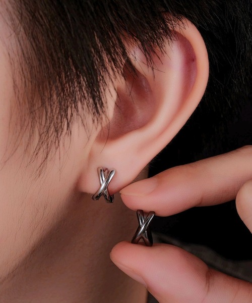 B.I.D.(ビーアイディー)の「《Bz》【456872】メンズクロスフープピアス/ペア(RZ)(ピアス(両耳用)・メンズ・ブラック/シルバー・F)」の5枚目の写真