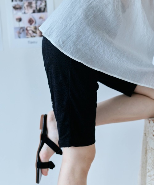 flaeu(フラユ)の「Floral Lace Biker Shorts(その他パンツ・レディース・アイボリー/ブラック・FREE)」の10枚目の写真