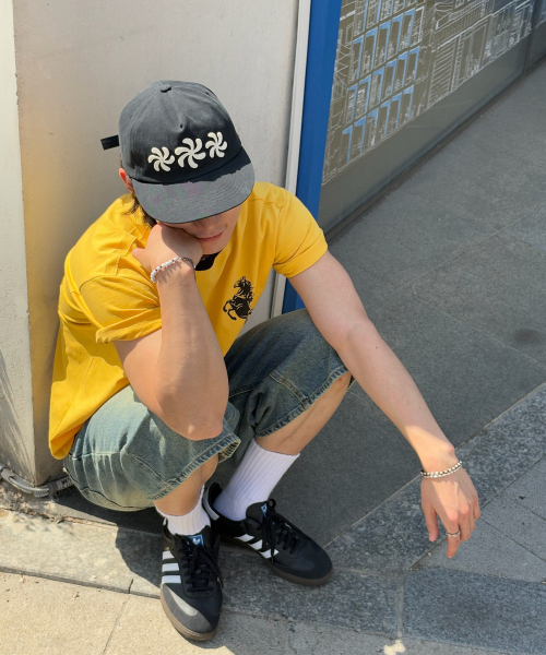 AMOU(アモウ)の「Sporty Horse Half T-shirts YELLOW(Tシャツ/カットソー・レディース・その他・3/2/1)」の2枚目の写真