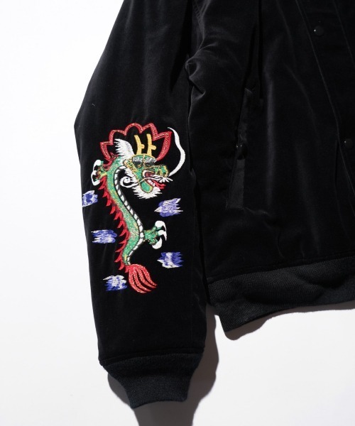 THRIFTY LOOK(スリフティールック)の「THRIFTY LOOK / スリフティールック KOREAN SOUVENIR PADDED JACKET コリアン スーベニア パデッドジャケット(ブルゾン・メンズ・ブラック系その他/ブラック・MEDIUM/LARGE)」の6枚目の写真