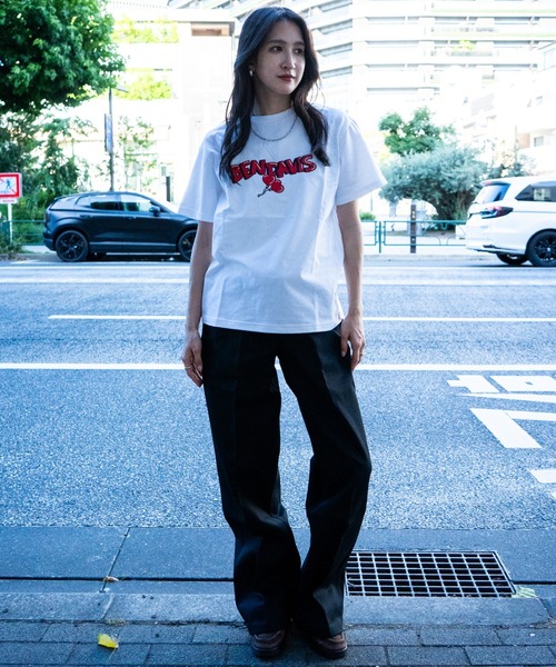 BEN DAVIS（ベンデイビス）の「《BEN DAVIS》LADIES BALLOON LOGO TEE/ベンデイビス レディースTシャツ 抗菌防臭（Tシャツ/カットソー・レディース・ベージュ/ホワイト・MEDIUM/LARGE）」の3枚目の写真