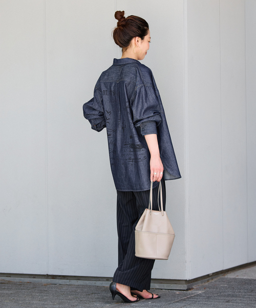 B.C STOCK(ベーセーストック)の「ウォッシャブル / DU JOUR / デュ ジュール JEAN NOMADS SHIRT(シャツ/ブラウス・レディース・ベージュ/ネイビー・FREE)」の6枚目の写真