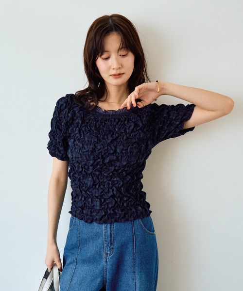 YECCA VECCA(イェッカヴェッカ)の「2wayチェック柄シャーリングブラウス(シャツ/ブラウス・レディース・ネイビー/アイボリー・FREE)」の19枚目の写真