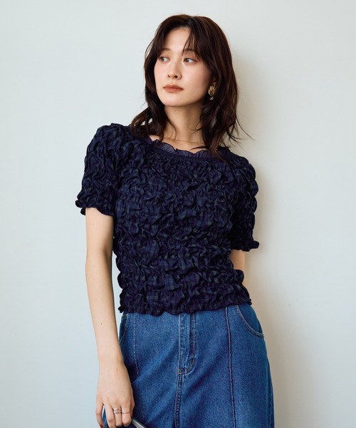YECCA VECCA(イェッカヴェッカ)の「2wayチェック柄シャーリングブラウス(シャツ/ブラウス・レディース・ネイビー/アイボリー・FREE)」の22枚目の写真