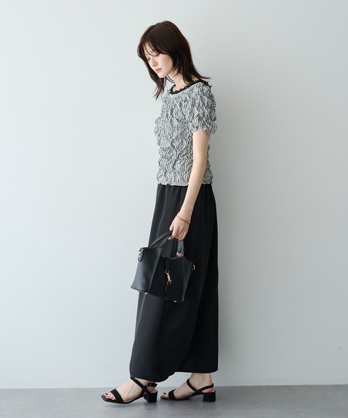 YECCA VECCA(イェッカヴェッカ)の「2wayチェック柄シャーリングブラウス(シャツ/ブラウス・レディース・ネイビー/アイボリー・FREE)」の17枚目の写真