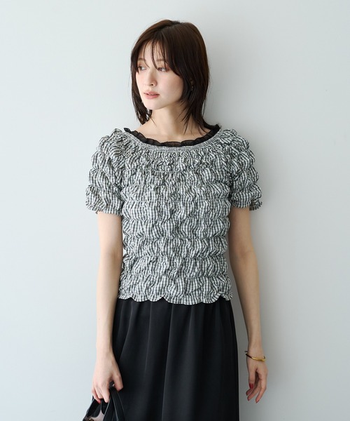 YECCA VECCA(イェッカヴェッカ)の「2wayチェック柄シャーリングブラウス(シャツ/ブラウス・レディース・ネイビー/アイボリー・FREE)」の5枚目の写真