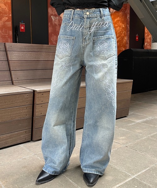 ROGER AND RAW(ロジャーアンドロウ)の「フラワー刺繍デニムワイドパンツ(デニムパンツ・レディース・ブルー・SMALL/MEDIUM)」の12枚目の写真