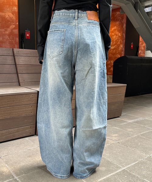 ROGER AND RAW(ロジャーアンドロウ)の「フラワー刺繍デニムワイドパンツ(デニムパンツ・レディース・ブルー・SMALL/MEDIUM)」の8枚目の写真