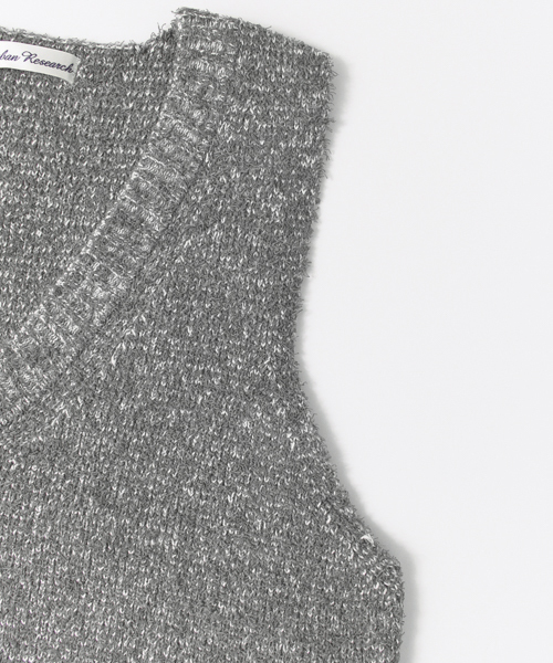 URBAN RESEARCH（アーバンリサーチ）の「UR ロングスリットベスト（ニット/セーター・レディース・ネイビー/グレー・FREE）」の9枚目の写真