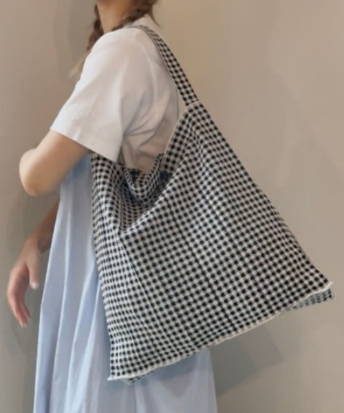 KNT365(ケイエヌティサンロクゴ)の「Mam Gingham(トートバッグ・レディース・クリーム/ブラック・FREE)」の6枚目の写真