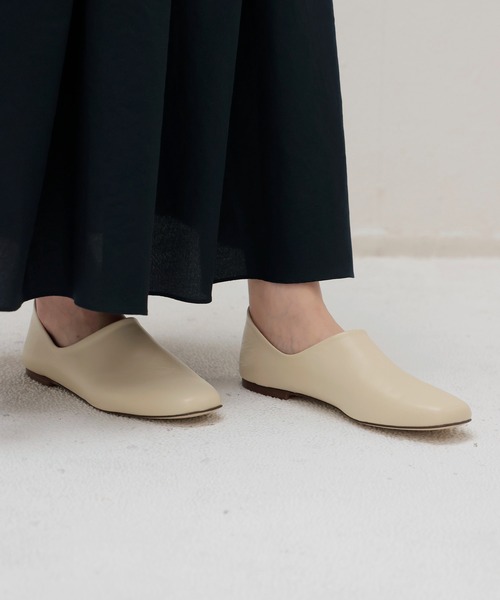 CORSO ROMA,9(コルソローマ)の「【CORSO ROMA,9/コルソローマノーヴェ】flat shoes(パンプス・レディース・ボルドー/ブラック/ホワイト・36/37)」の1枚目の写真