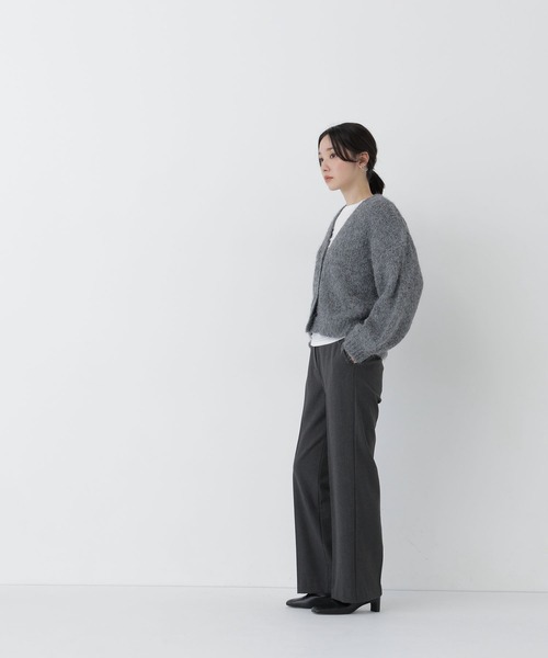 NATURAL BEAUTY BASIC（ナチュラルビューティーベーシック）の「〈ちょうどいい服〉立ち姿に自信が持てる洗練パンツ（その他パンツ・レディース・オフホワイト/チャコールグレー/ブラック・LARGE/MEDIUM/SMALL/X-SMALL）」の17枚目の写真