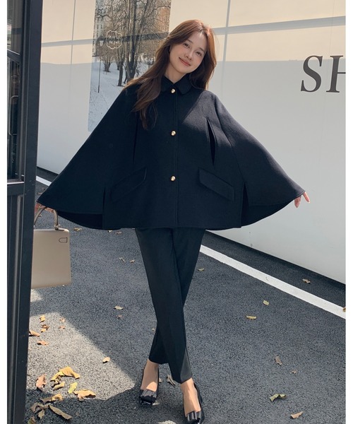 BIRTHDAY BASH(バースデイバッシュ)の「WOOL GOLD BUTTON 2WAY CAPE COAT(ウールゴールドボタン2WAYケープコート)(その他アウター・レディース・ブラック・FREE)」の17枚目の写真