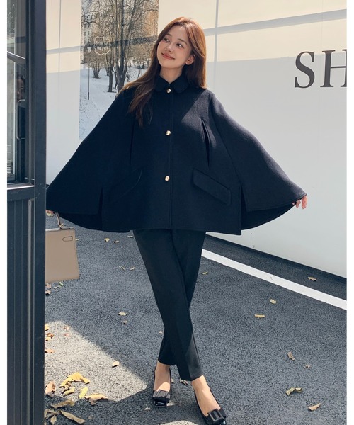 BIRTHDAY BASH(バースデイバッシュ)の「WOOL GOLD BUTTON 2WAY CAPE COAT(ウールゴールドボタン2WAYケープコート)(その他アウター・レディース・ブラック・FREE)」の16枚目の写真