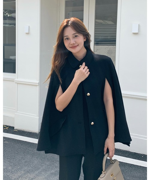BIRTHDAY BASH(バースデイバッシュ)の「WOOL GOLD BUTTON 2WAY CAPE COAT(ウールゴールドボタン2WAYケープコート)(その他アウター・レディース・ブラック・FREE)」の5枚目の写真