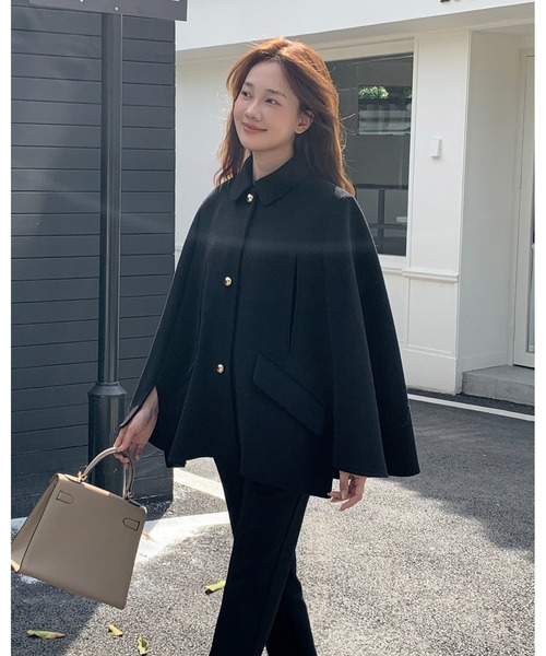 BIRTHDAY BASH(バースデイバッシュ)の「WOOL GOLD BUTTON 2WAY CAPE COAT(ウールゴールドボタン2WAYケープコート)(その他アウター・レディース・ブラック・FREE)」の6枚目の写真