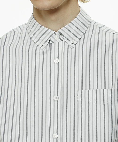 Saturdays NYC（サタデーズ ニューヨークシティ ）の「Esquina Stripe Oxford Short Sleeve Shirt（シャツ/ブラウス・メンズ・ピンク/ネイビー・S/X-SMALL/M/L）」の5枚目の写真