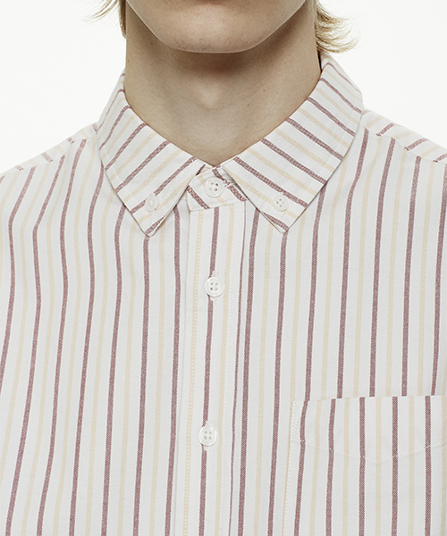 Saturdays NYC（サタデーズ ニューヨークシティ ）の「Esquina Stripe Oxford Short Sleeve Shirt（シャツ/ブラウス・メンズ・ピンク/ネイビー・S/X-SMALL/M/L）」の8枚目の写真
