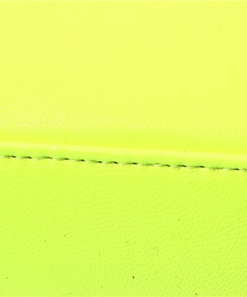 Another Edition（アナザーエディション）の「AE PVC CMB CLT（クラッチバッグ・レディース・シルバー/イエロー/ブラック・フリー）」の7枚目の写真