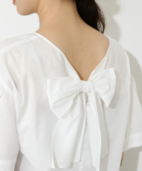 NATURAL BEAUTY BASIC(ナチュラルビューティーベーシック)の「【雑誌掲載】バックリボンドロップショルダーブラウス(シャツ/ブラウス・レディース・ネイビー/イエロー/ホワイト系その他・SMALL/MEDIUM)」の19枚目の写真