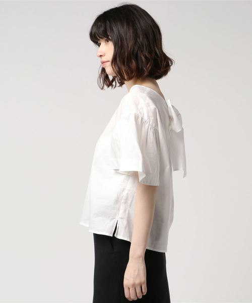 NATURAL BEAUTY BASIC(ナチュラルビューティーベーシック)の「【雑誌掲載】バックリボンドロップショルダーブラウス(シャツ/ブラウス・レディース・ネイビー/イエロー/ホワイト系その他・SMALL/MEDIUM)」の4枚目の写真