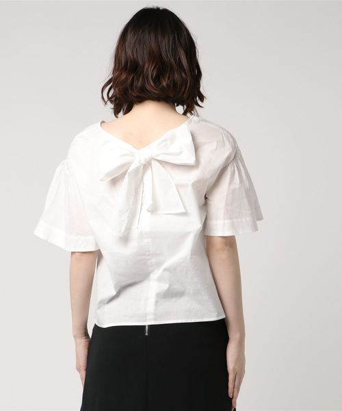 NATURAL BEAUTY BASIC(ナチュラルビューティーベーシック)の「【雑誌掲載】バックリボンドロップショルダーブラウス(シャツ/ブラウス・レディース・ネイビー/イエロー/ホワイト系その他・SMALL/MEDIUM)」の5枚目の写真