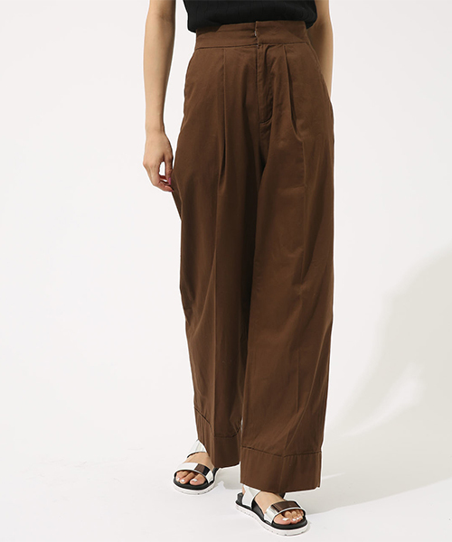 AZUL by moussy(アズールバイマウジー)の「イージーチノワイドPT(チノパンツ・レディース・ベージュ/ブラウン/ブラック・MEDIUM/SMALL)」の3枚目の写真