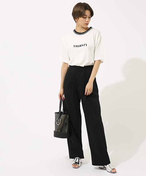 AZUL by moussy(アズールバイマウジー)の「イージーチノワイドPT(チノパンツ・レディース・ベージュ/ブラウン/ブラック・MEDIUM/SMALL)」の17枚目の写真