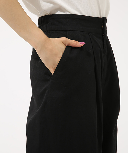 AZUL by moussy(アズールバイマウジー)の「イージーチノワイドPT(チノパンツ・レディース・ベージュ/ブラウン/ブラック・MEDIUM/SMALL)」の13枚目の写真