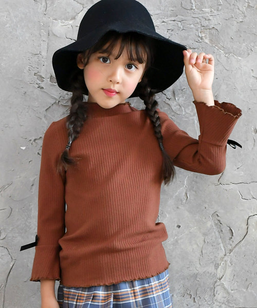 Bee des Bee（ビーデスビー）の「メロウハイネック フレア袖トップス（Tシャツ/カットソー・キッズ・ホワイト/ライトブルー/ブラック/ブラウン/ワイン/ピンク/ベージュ/キャメル/ピンクベージュ/マスタード/ダークグリーン/シルバー系その他/ラベンダー/ネイビー/チョコ/ブラック系/ブルーグレー/ミント/ピンク系・110cm/100cm/120cm/130cm/140cm/150cm）」の6枚目の写真