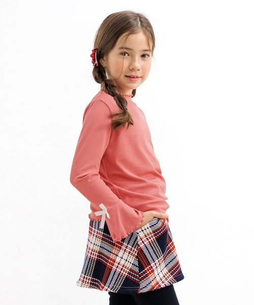 Bee des Bee（ビーデスビー）の「メロウハイネック フレア袖トップス（Tシャツ/カットソー・キッズ・ホワイト/ライトブルー/ブラック/ブラウン/ワイン/ピンク/ベージュ/キャメル/ピンクベージュ/マスタード/ダークグリーン/シルバー系その他/ラベンダー/ネイビー/チョコ/ブラック系/ブルーグレー/ミント/ピンク系・110cm/100cm/120cm/130cm/140cm/150cm）」の18枚目の写真