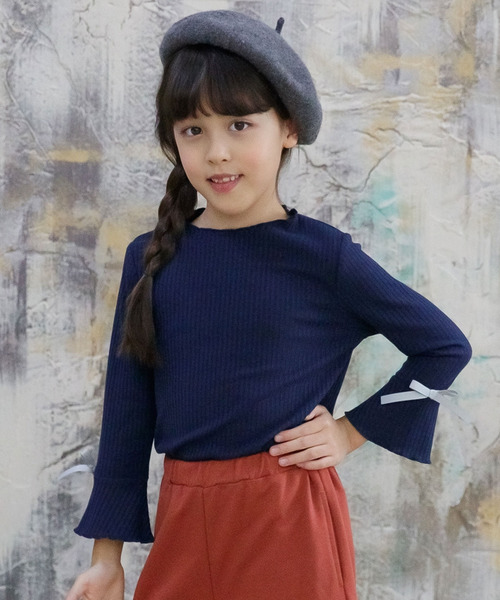 Bee des Bee（ビーデスビー）の「メロウハイネック フレア袖トップス（Tシャツ/カットソー・キッズ・ホワイト/ライトブルー/ブラック/ブラウン/ワイン/ピンク/ベージュ/キャメル/ピンクベージュ/マスタード/ダークグリーン/シルバー系その他/ラベンダー/ネイビー/チョコ/ブラック系/ブルーグレー/ミント/ピンク系・110cm/100cm/120cm/130cm/140cm/150cm）」の12枚目の写真