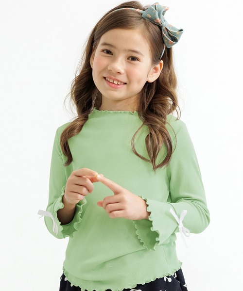 Bee des Bee（ビーデスビー）の「メロウハイネック フレア袖トップス（Tシャツ/カットソー・キッズ・ホワイト/ライトブルー/ブラック/ブラウン/ワイン/ピンク/ベージュ/キャメル/ピンクベージュ/マスタード/ダークグリーン/シルバー系その他/ラベンダー/ネイビー/チョコ/ブラック系/ブルーグレー/ミント/ピンク系・110cm/100cm/120cm/130cm/140cm/150cm）」の10枚目の写真