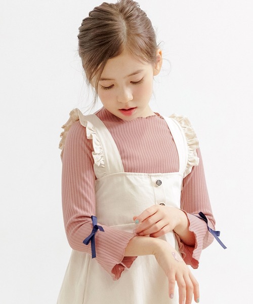 Bee des Bee（ビーデスビー）の「メロウハイネック フレア袖トップス（Tシャツ/カットソー・キッズ・ホワイト/ライトブルー/ブラック/ブラウン/ワイン/ピンク/ベージュ/キャメル/ピンクベージュ/マスタード/ダークグリーン/シルバー系その他/ラベンダー/ネイビー/チョコ/ブラック系/ブルーグレー/ミント/ピンク系・110cm/100cm/120cm/130cm/140cm/150cm）」の20枚目の写真