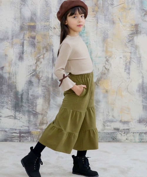 Bee des Bee（ビーデスビー）の「メロウハイネック フレア袖トップス（Tシャツ/カットソー・キッズ・ホワイト/ライトブルー/ブラック/ブラウン/ワイン/ピンク/ベージュ/キャメル/ピンクベージュ/マスタード/ダークグリーン/シルバー系その他/ラベンダー/ネイビー/チョコ/ブラック系/ブルーグレー/ミント/ピンク系・110cm/100cm/120cm/130cm/140cm/150cm）」の22枚目の写真