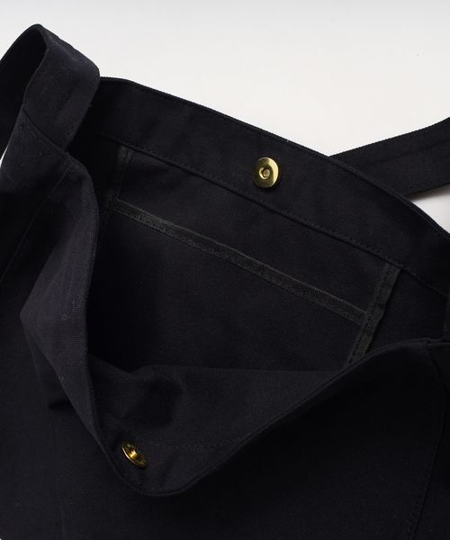 SHIPS(シップス)の「【WEB限定】A4ショルダーバッグ◇(ショルダーバッグ・レディース・ブラック/ブラウン・ONE SIZE)」の6枚目の写真