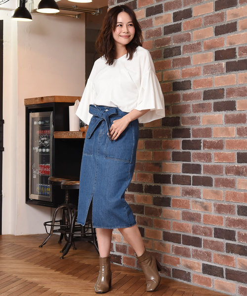 Luz Llena(ラズレナ)の「厚手ジョーゼットフレアスリーブVネックTOPS(シャツ/ブラウス・レディース・オフホワイト/ブラック/モカ・MEDIUM)」の18枚目の写真