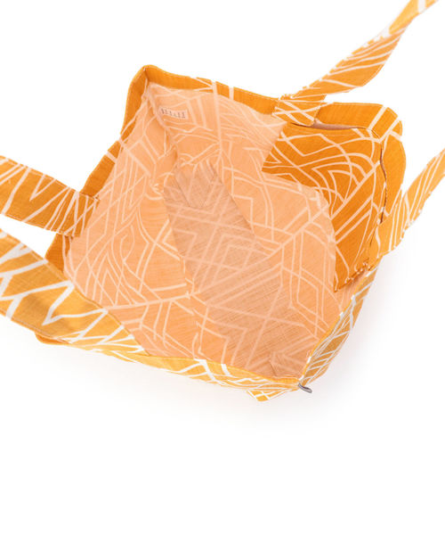 SHIPS Days（シップスデイズ）の「INDIGI DESIGN:トートバッグ(LARGE)（トートバッグ・レディース・イエロー/ブルー・ONE SIZE）」の4枚目の写真