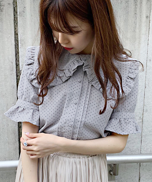 apres jour(アプレジュール)の「BIG襟フリルブラウス【ZOZOTOWN限定アイテム】(シャツ/ブラウス・レディース・ブラック/オフホワイト/ライトグリーン/ラベンダー・フリー)」の18枚目の写真
