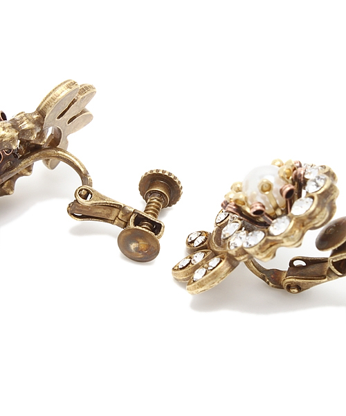 Demi-Luxe BEAMS(デミルクス ビームス)の「February for BEAMS / ビジュー×パール フラワー イヤリング(イヤリング・レディース・その他1・ONE SIZE)」の3枚目の写真