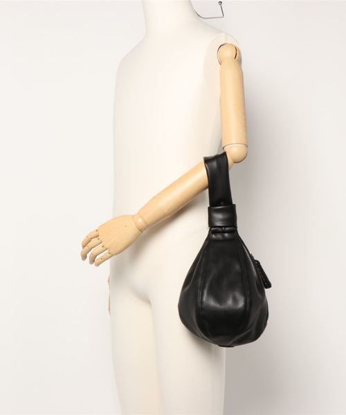 minia（ミニア）の「まんまるワンハンドルバッグ（ハンドバッグ・レディース・ベージュ/ブラック/パイソン/アイボリー・FREE）」の5枚目の写真