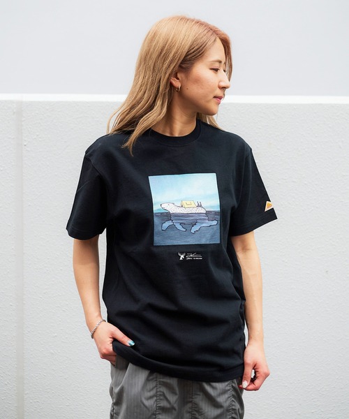 KELTY(ケルティ)の「KELTY TEE MOUNTAIN HOME, GLOBAL ROAMING(ケルティ Tシャツ)(Tシャツ/カットソー・レディース・ホワイト/ブラック/ホワイト系その他/ブラック系その他・S/M/L/XS)」の1枚目の写真