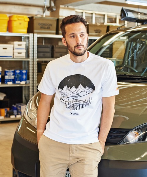 KELTY(ケルティ)の「KELTY TEE MOUNTAIN HOME, GLOBAL ROAMING(ケルティ Tシャツ)(Tシャツ/カットソー・レディース・ホワイト/ブラック/ホワイト系その他/ブラック系その他・S/M/L/XS)」の2枚目の写真